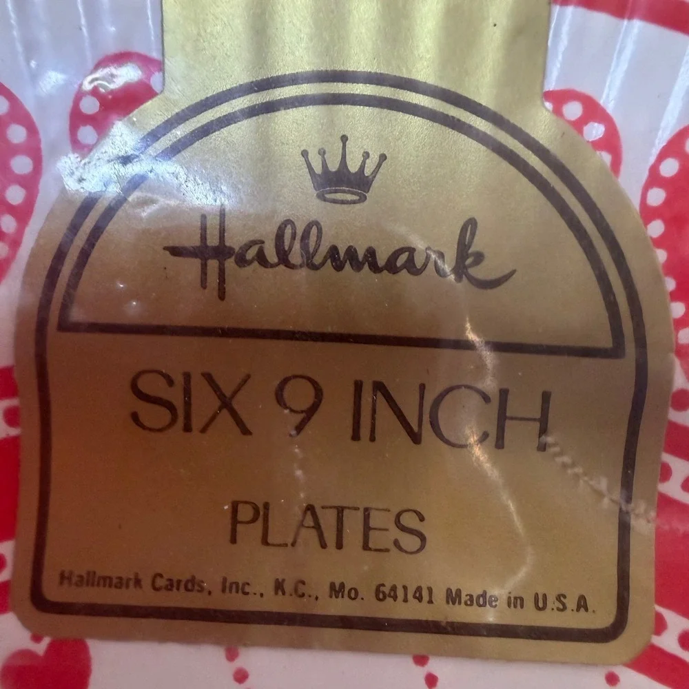 Vintage Hallmark Valentine Heart Paper Plates Red White 9 Inch 6 Count Sealed